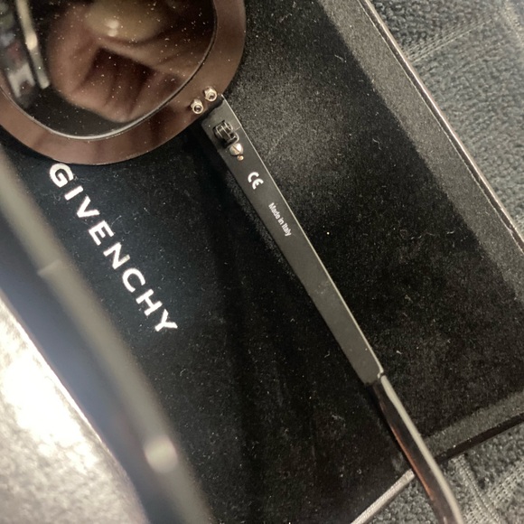 NWOT Givenchy women’s sunglasses black and metallic brown lense - Picture 4 of 7